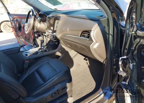 2019 Chevrolet Traverse Premier z USA, uszkodzony, nr VIN 1GNERKKW0KJ251548